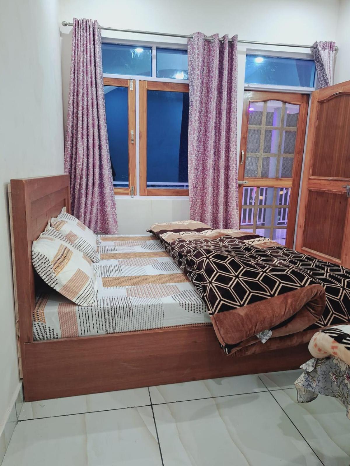 Chandarshila Hike Homestay Ukhimath 외부 사진